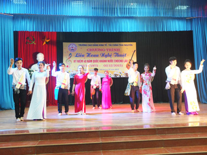 Liên hoan nghệ thuật kỷ niệm 40 năm quốc khánh nước CHDCND Lào